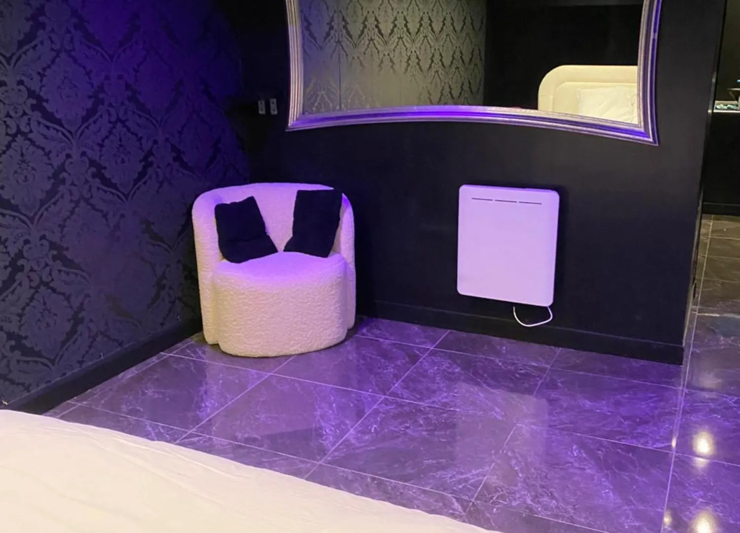 La Suite Marylin, Loft de 75m2 avec Sauna et Jacuzzi Riom